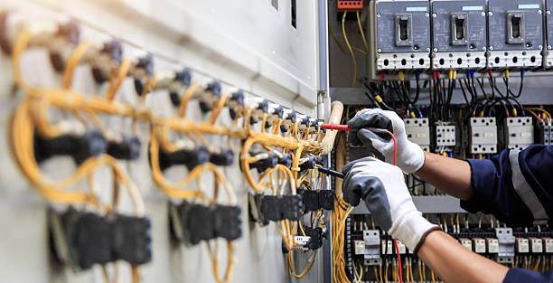 Professional Electrician technician working in Haven, KS